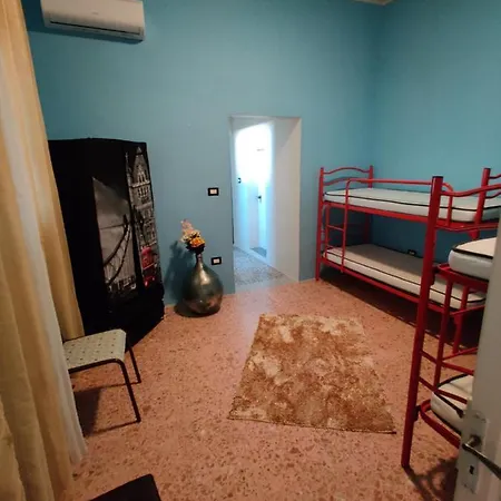 Del Capitano Hostal